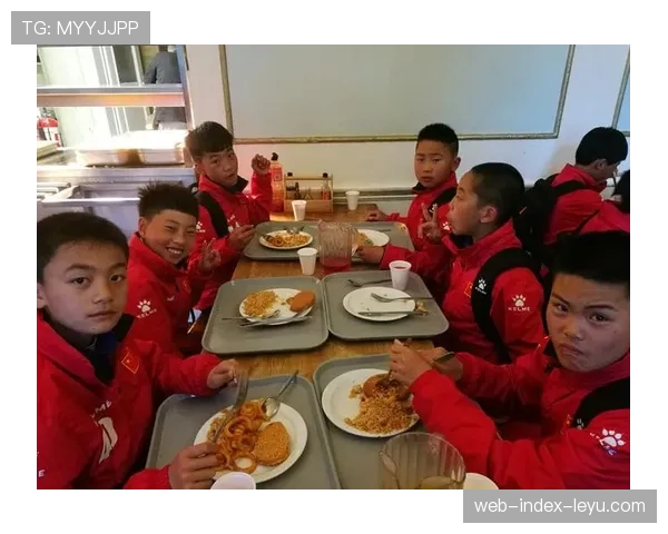 英超联盟公布三月社区活动报告，多俱乐部开展青少年足球训练营