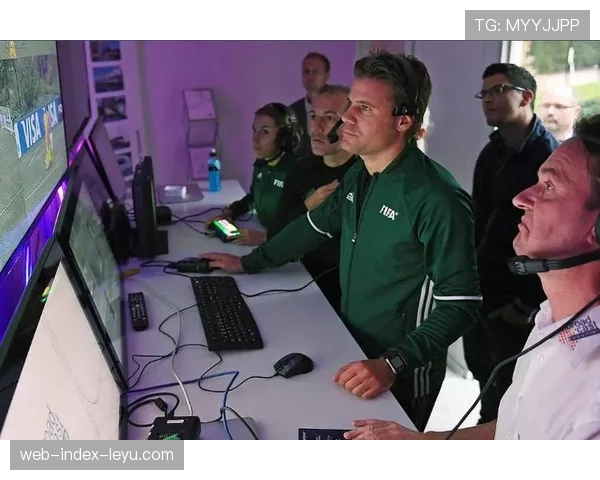 观点：VAR争议不止于赛场，裁判音频的商业化播放权陷入伦理讨论